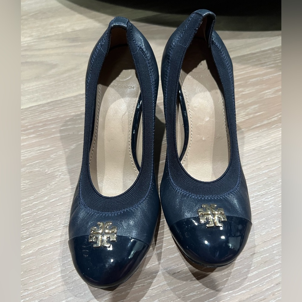 TORY BURCH JOLIE BLOCK PUMP NAVY 6.5